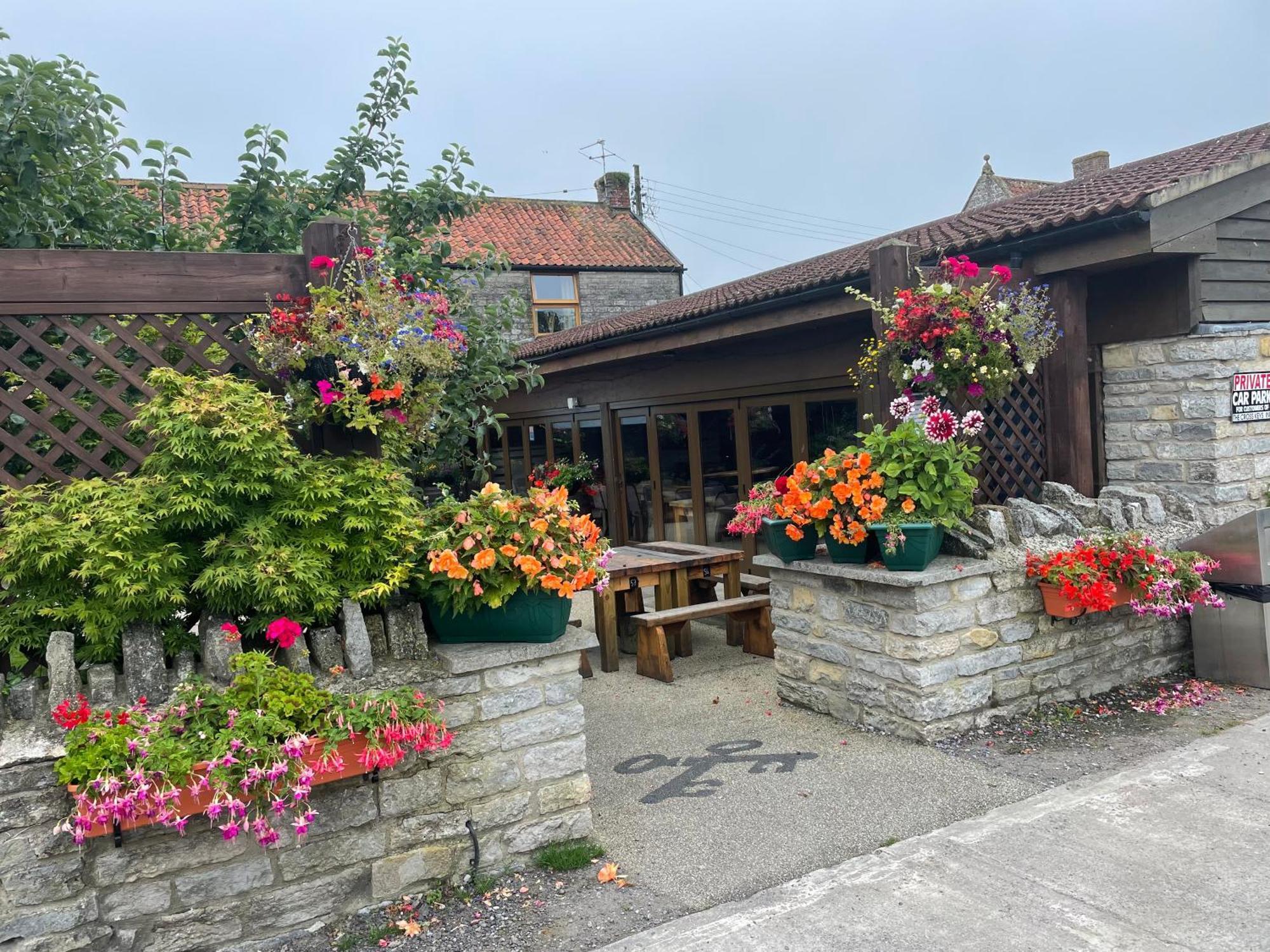 Cross Keys Inn Lydford-on-Fosse ภายนอก รูปภาพ