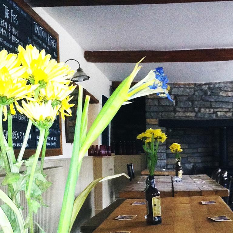 Cross Keys Inn Lydford-on-Fosse ภายนอก รูปภาพ